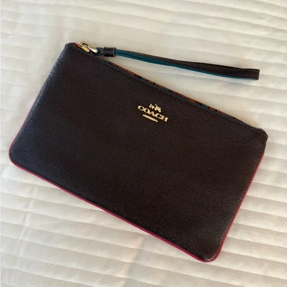 Coach Wristlet / Large Zip Wallet – Pebbled Leather - Picture 4 of 8